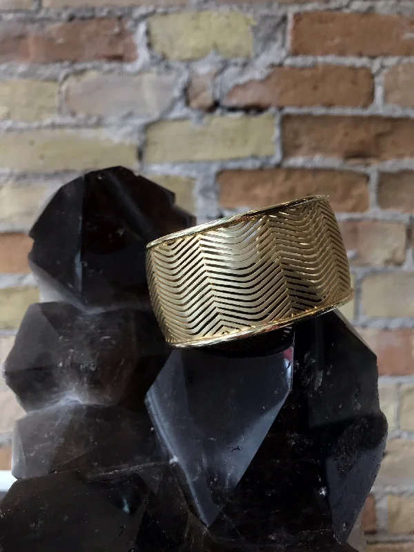 Women's luxury gift rings-Wide Herringbone Cuff