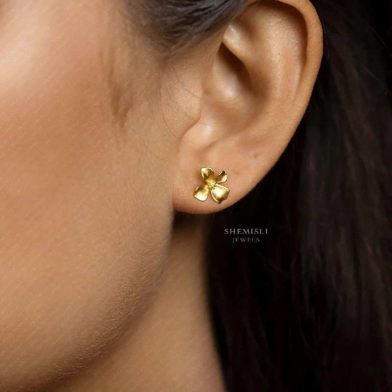 Women's chandelier earrings-Mustard Flower Stud Earrings, Gold, Silver SHEMISLI SS429