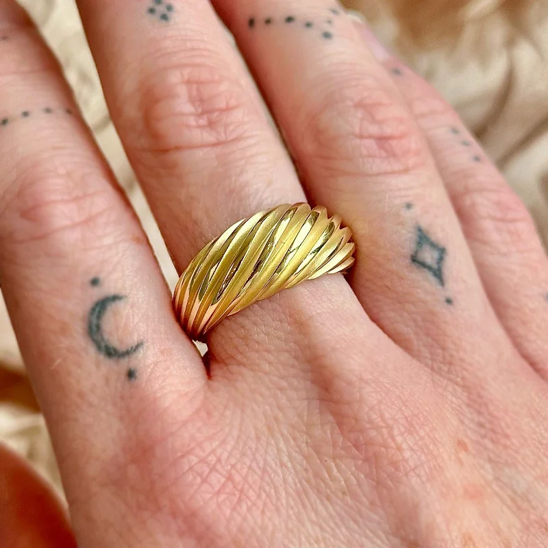 Women's religious rings-Thick Wave Ring