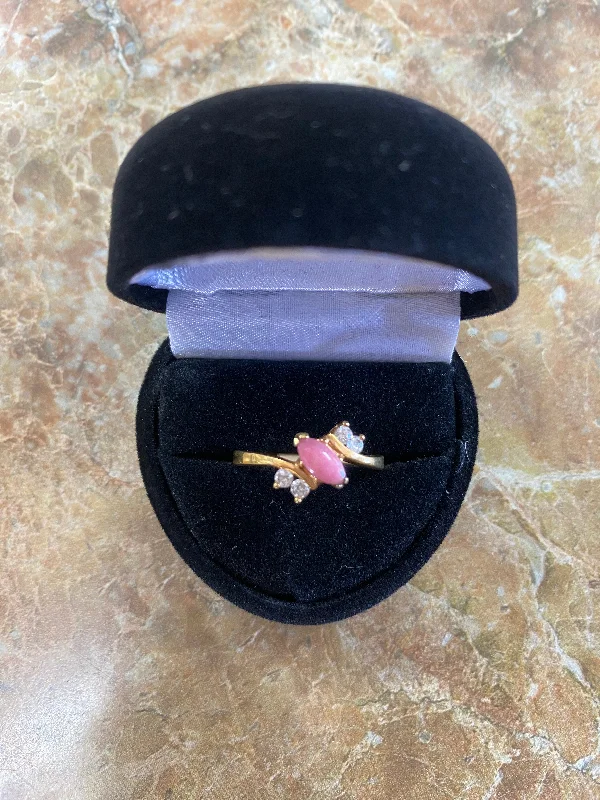 Women's Valentine's Day rings-Gold Rose Stone Ring