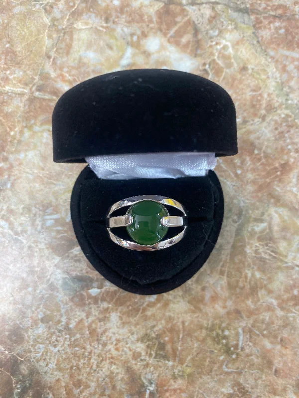 Women's promise rings-Jade round sterling silver mens ring