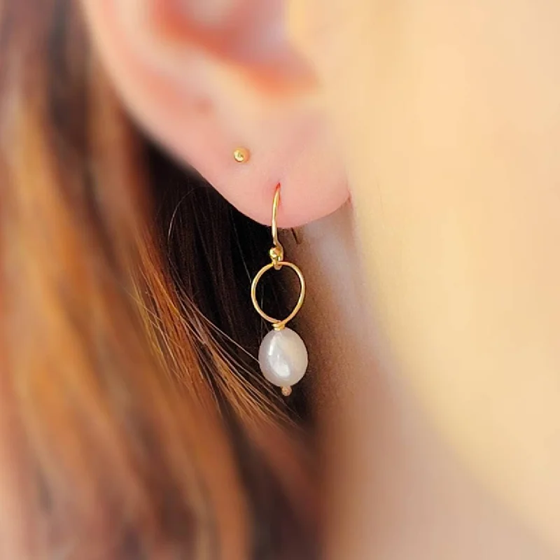 Luxury women's earrings-Pearl Drop Earrings