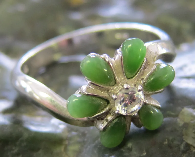 Women's fashion rings-Jade Six Petal Flower Ring