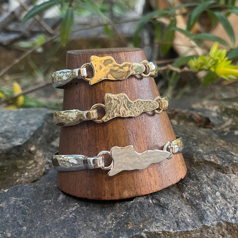 Women's leather bangles-St. Croix 8mm Latching Bracelet