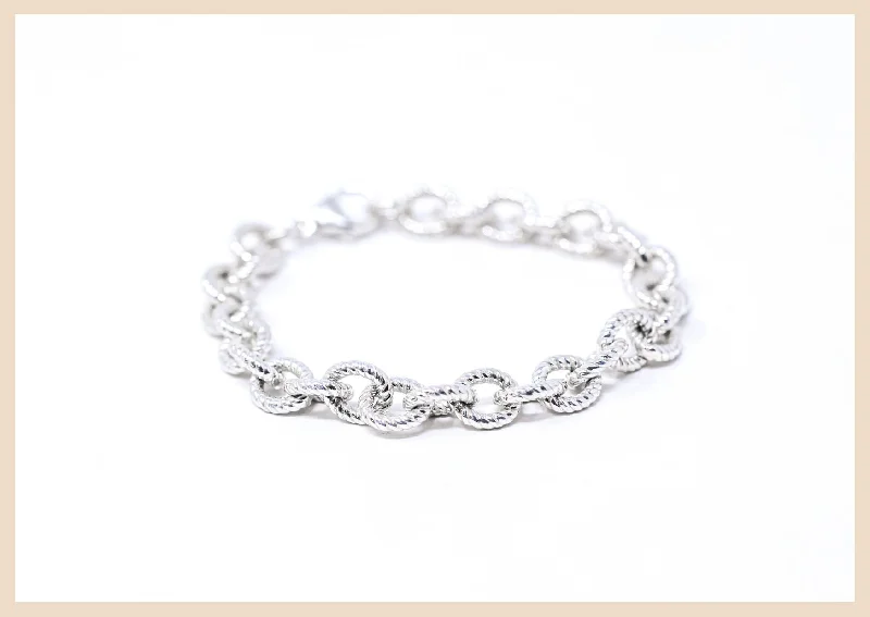 Women's diamond bangles-Silver Twist Luxe Chain Bracelet