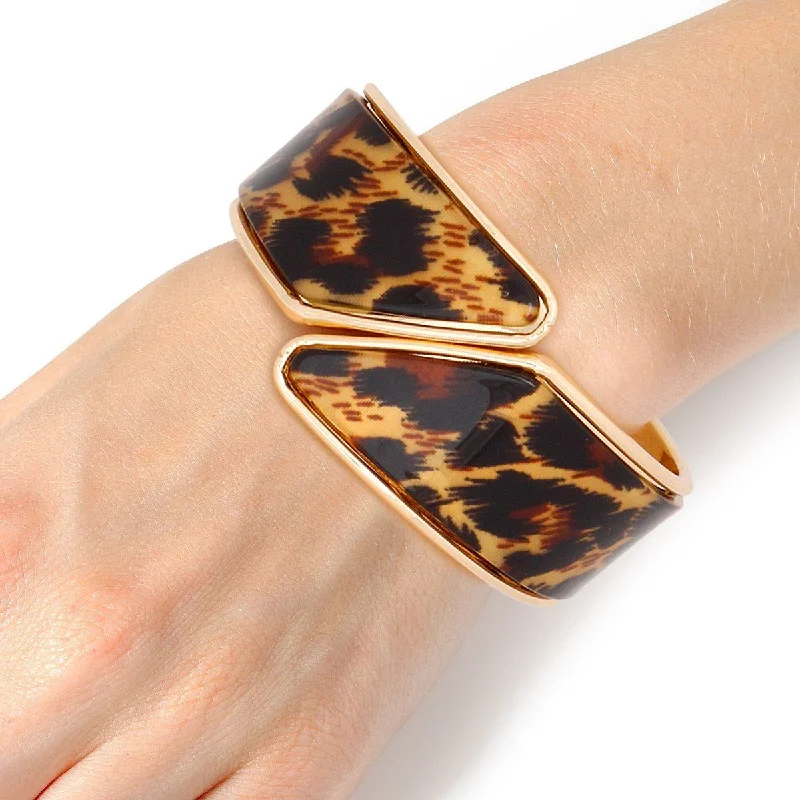 Women's custom design bangles-Leopard Print Gold Cuff Bracelet – Sleek & Stylish Fashion Jewelry for Women