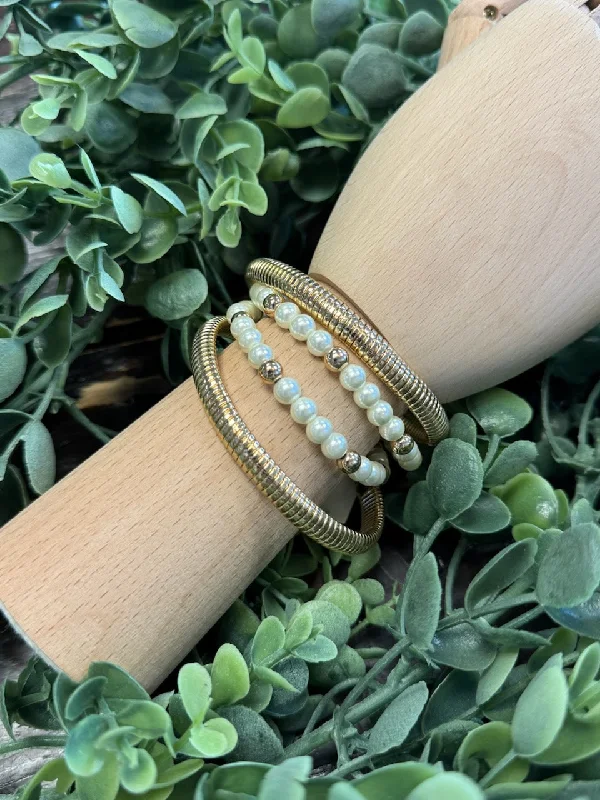 Women's spiritual bangles-Pearl Bead and Gold Mix Bracelet